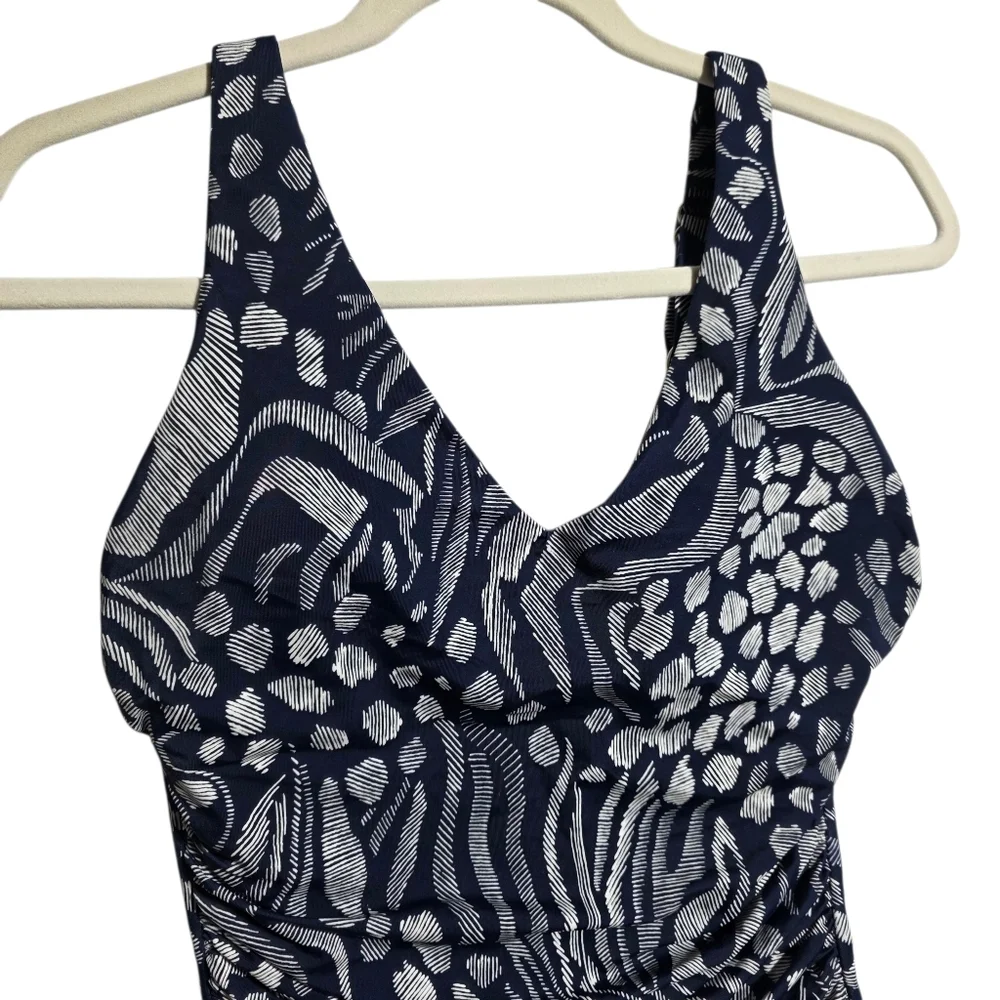 EUC MIRACLESUIT BLOCKBUSTER NAVY WHITE SWIMSUIT SZ12